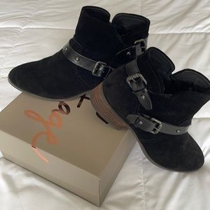 Crown Vintage black bootie 7